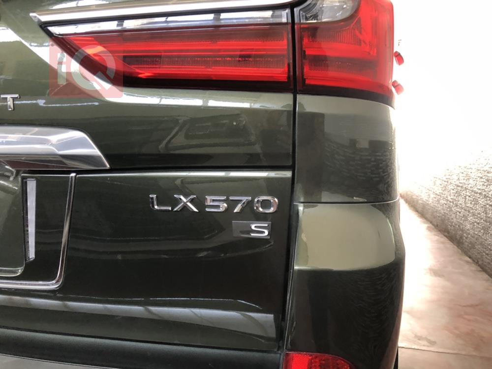 لكزس LX